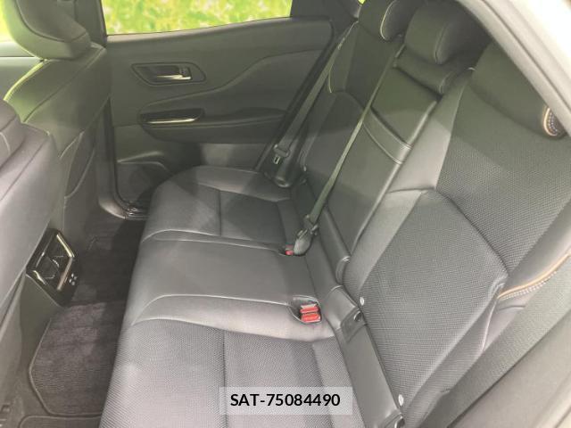 Toyota CROWN 2024-04 8329225-6