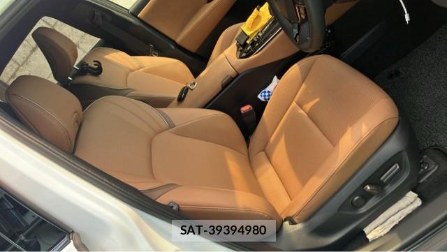 Toyota CROWN 2025-11 8329280-5