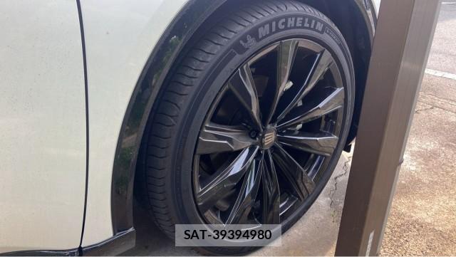 Toyota CROWN 2025-11 8329280-8