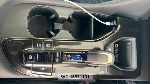 Toyota CROWN 2024-09 8329281-14