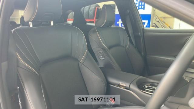 Toyota CROWN 2024-09 8329281-5