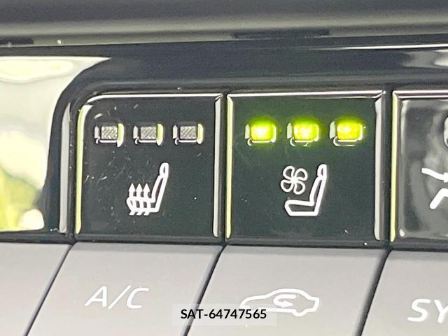 Toyota CROWN 2024-02 8329474-5