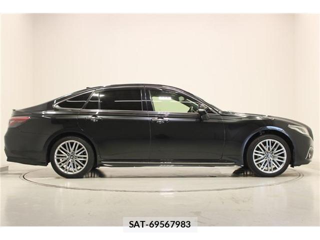Toyota CROWN 2021-02 8327935-12