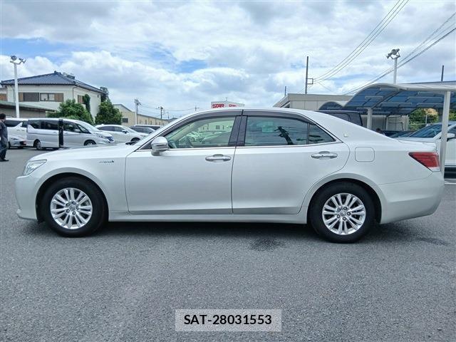 Toyota CROWN 2014-02 8328420-10