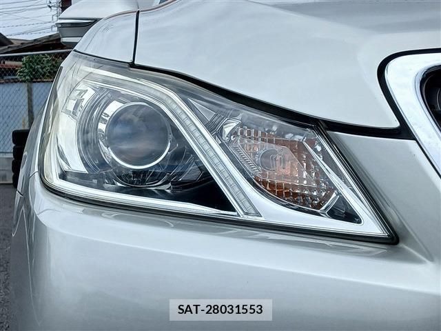 Toyota CROWN 2014-02 8328420-11