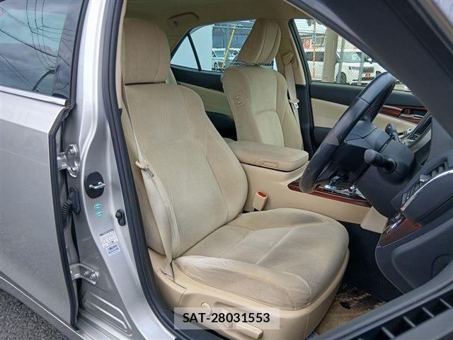 Toyota CROWN 2014-02 8328420-14