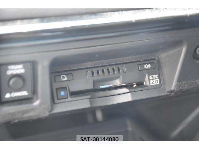 Toyota CROWN 2018-08 8328579-19