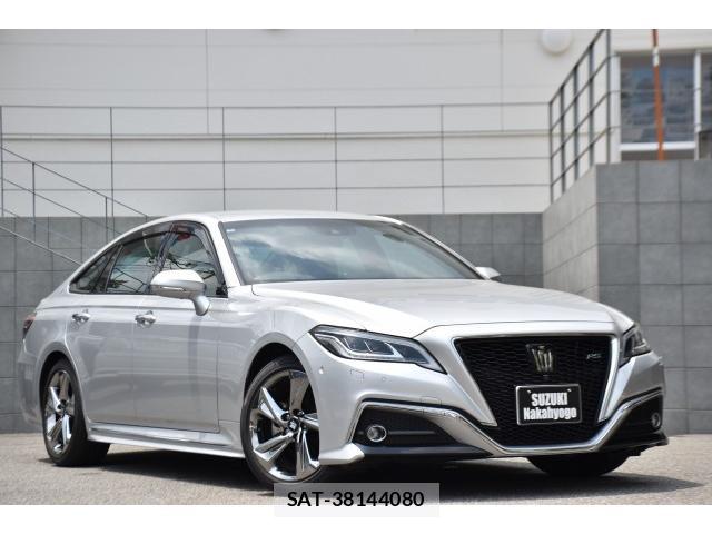 Toyota CROWN 2018-08 8328579-2