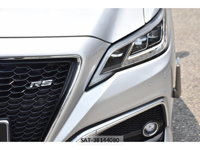 Toyota CROWN 2018-08 8328579-3