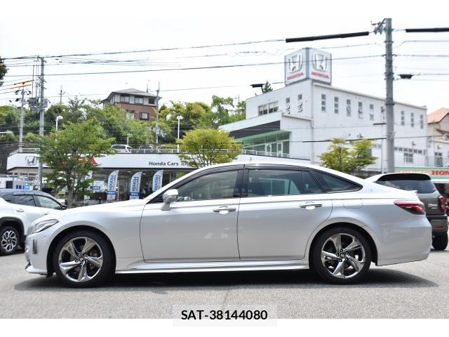 Toyota CROWN 2018-08 8328579-8