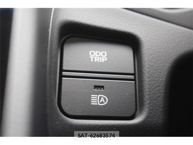 Toyota CROWN 2021-07 8329747-8
