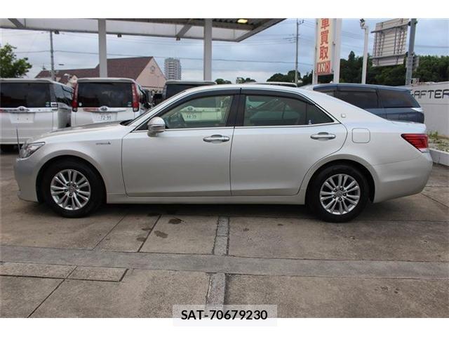 Toyota CROWN 2013-03 8329762-9