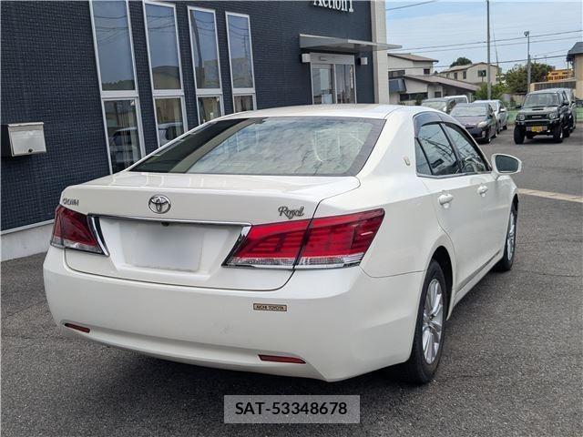 Toyota CROWN 2014-01 8329827-1