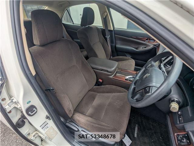 Toyota CROWN 2014-01 8329827-8