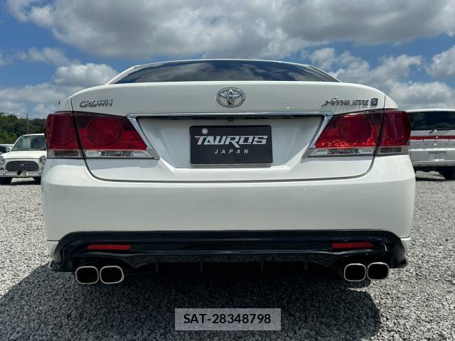 Toyota CROWN 2013-06 8330270-1