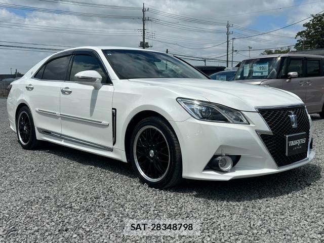 Toyota CROWN 2013-06 8330270-11