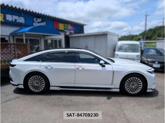 Toyota CROWN 2024-05 8330324-3