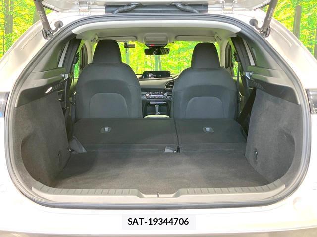Mazda CX-30 2022-01 8328107-9