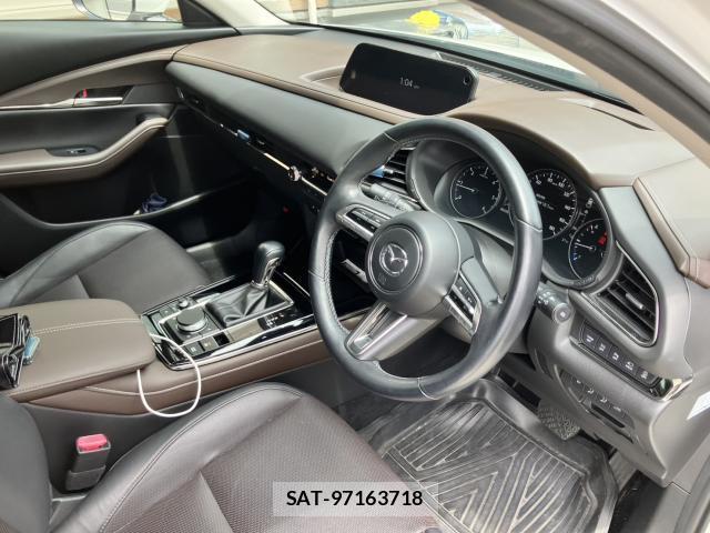 Mazda CX-30 2021-06 8329770-3