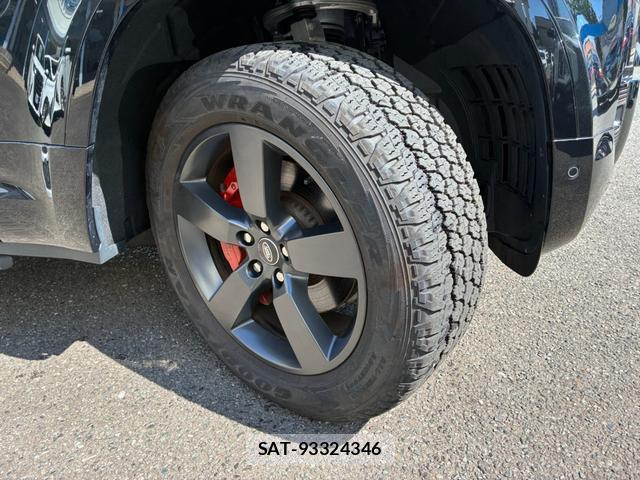 Land Rover DEFENDER 2023-08 8327798-3