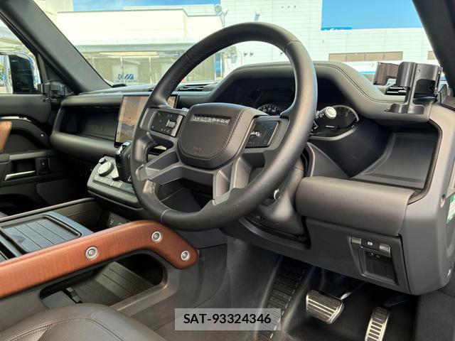 Land Rover DEFENDER 2023-08 8327798-5