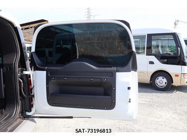 Land Rover DEFENDER 2020-12 8329102-19