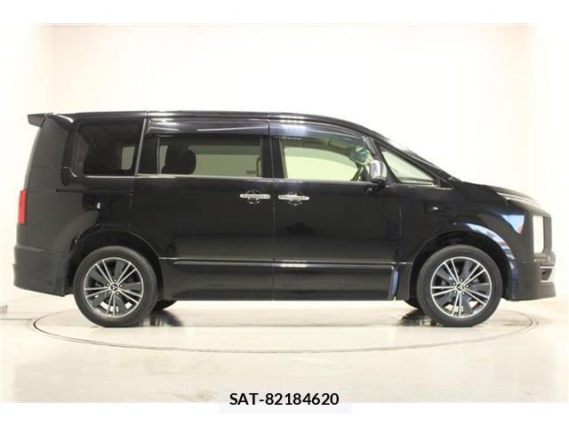 Mitsubishi DELICA 2019-03 8327933-12