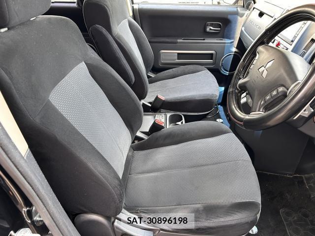 Mitsubishi DELICA 2010-03 8329444-6
