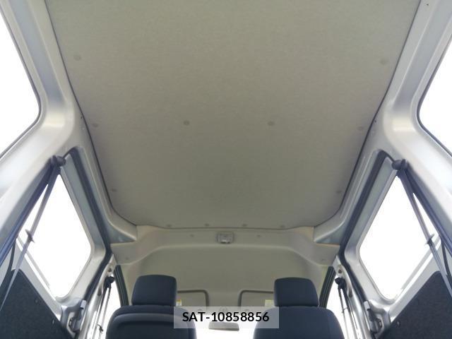 Mitsubishi DELICA VAN 2017-03 8330304-12