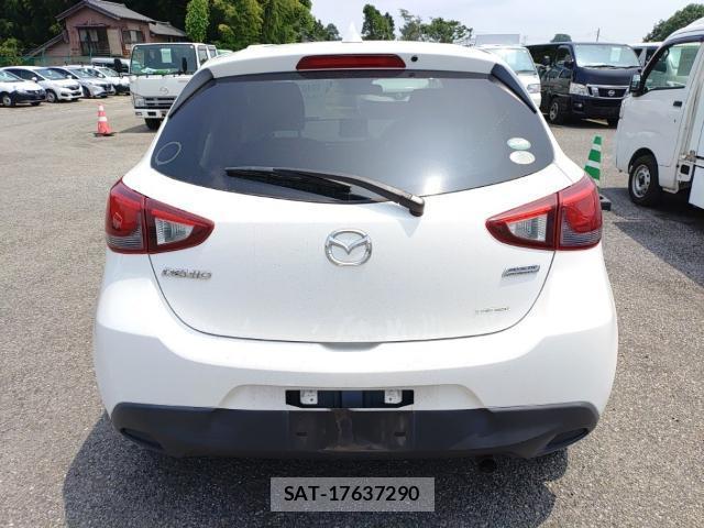 Mazda DEMIO 2017-07 8328244-1