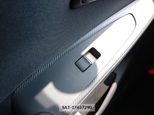 Mazda DEMIO 2017-07 8328244-12