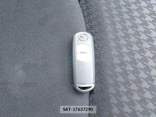 Mazda DEMIO 2017-07 8328244-14