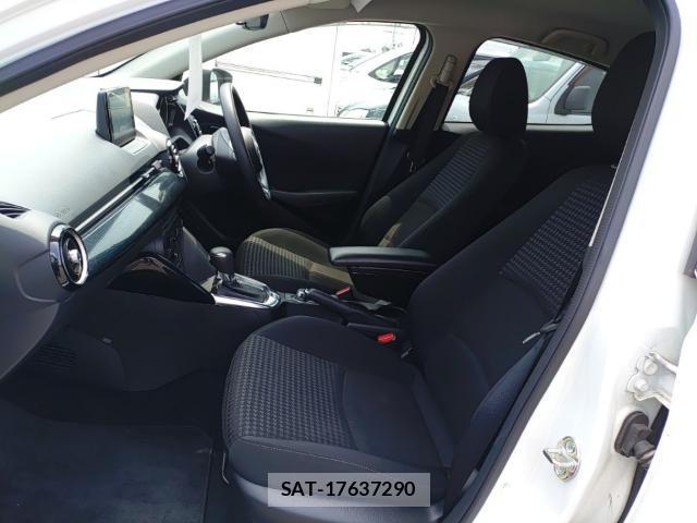 Mazda DEMIO 2017-07 8328244-15