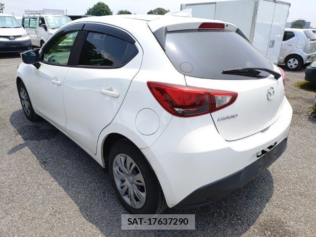 Mazda DEMIO 2017-07 8328244-5