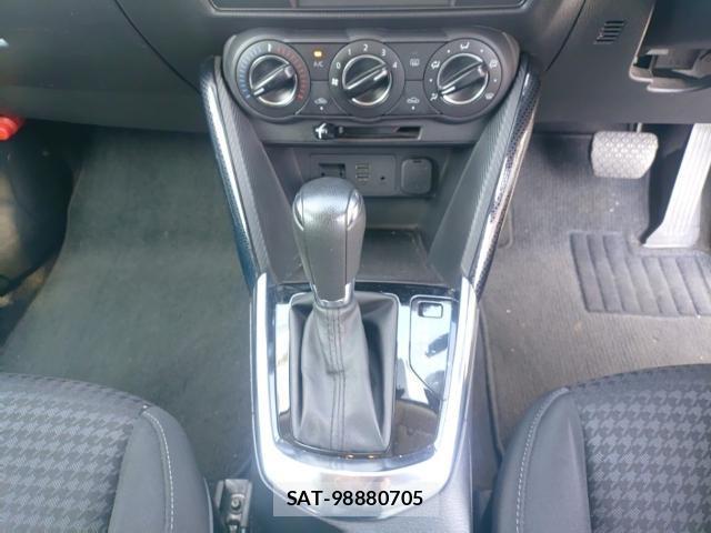 Mazda DEMIO 2017-07 8328336-11