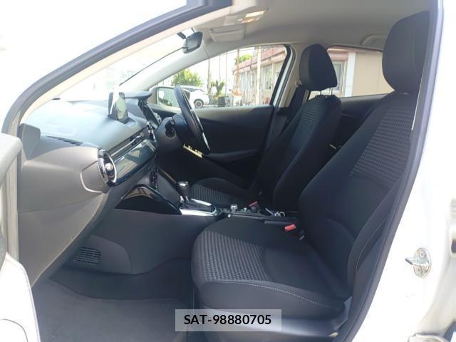Mazda DEMIO 2017-07 8328336-15
