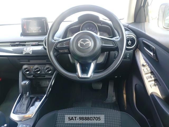 Mazda DEMIO 2017-07 8328336-2
