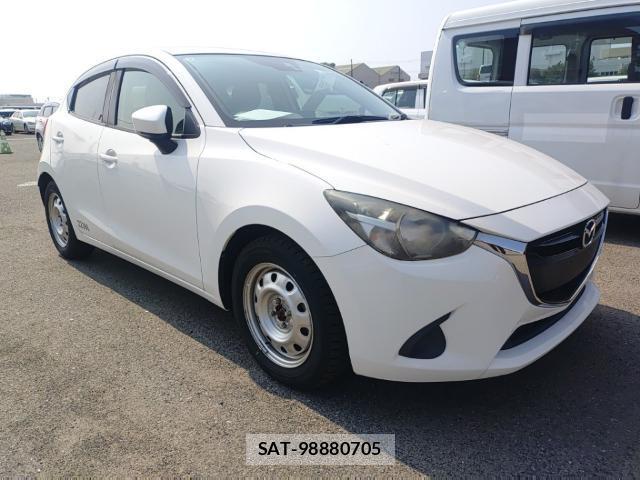 Mazda DEMIO 2017-07 8328336-3