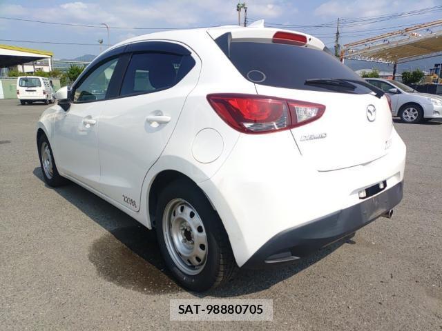 Mazda DEMIO 2017-07 8328336-5