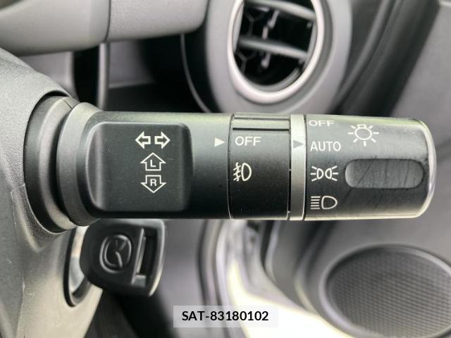 Mazda DEMIO 2011-12 8330451-11