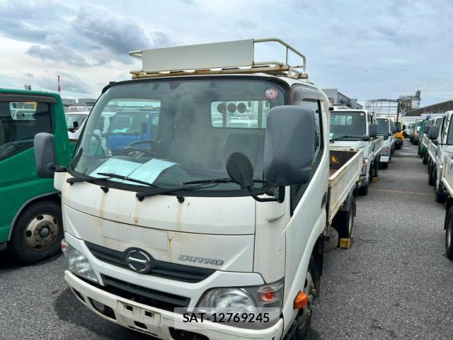 Hino DUTRO 2015-04 8327984-0