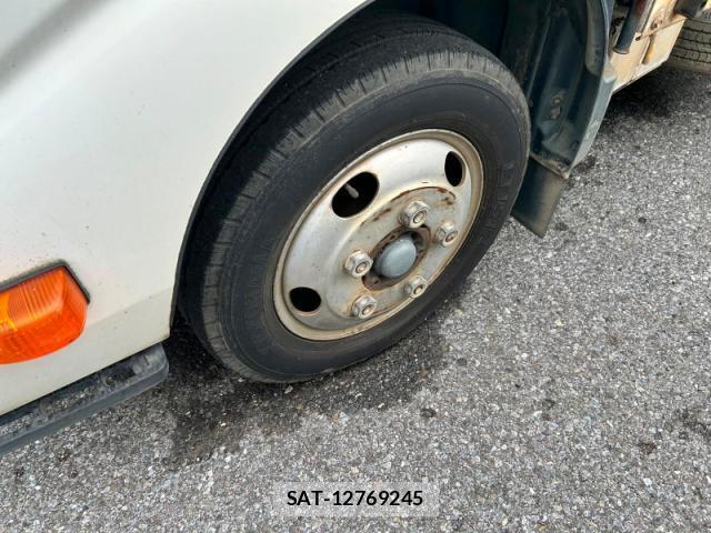 Hino DUTRO 2015-04 8327984-10