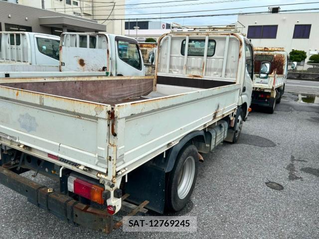 Hino DUTRO 2015-04 8327984-6