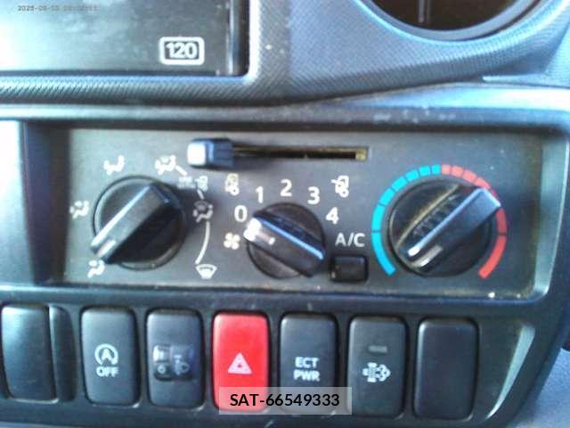 Hino DUTRO 2014-01 8328055-17