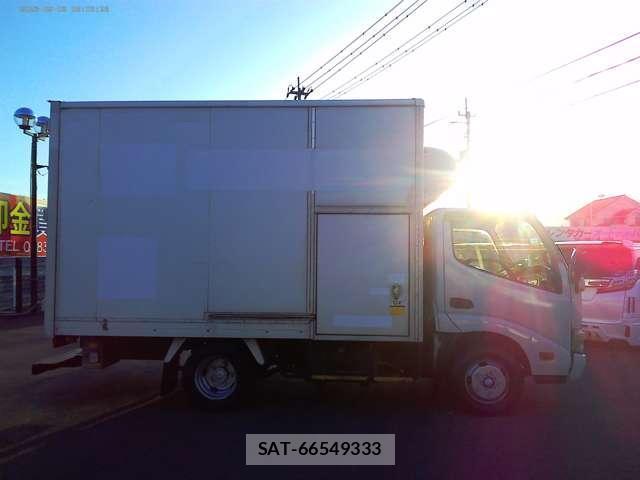 Hino DUTRO 2014-01 8328055-3