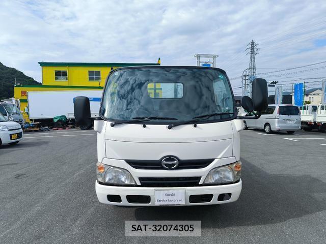 Hino DUTRO 2013-10 8328111-1