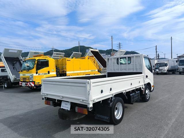 Hino DUTRO 2013-10 8328111-4