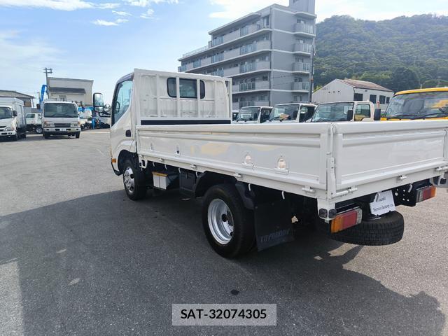 Hino DUTRO 2013-10 8328111-5