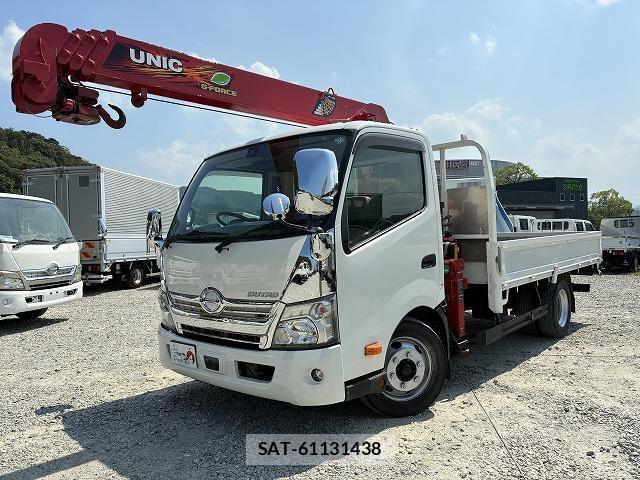 Hino DUTRO 2018-03 8330135-0