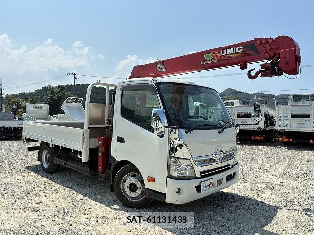 Hino DUTRO 2018-03 8330135-1